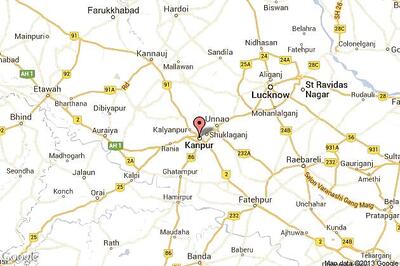 3 killed, 2 injured after driver loses control over car, rams into a tree