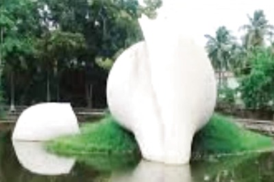 This Thiruvananthapuram Village Houses Kanayi Kunhiraman's Famous Conch Sculpture
