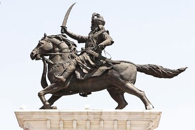 Maharaja Ranjit Singh's Statue Vandalised in Pakistan, Attackers Motivated by 'Religious Biases'