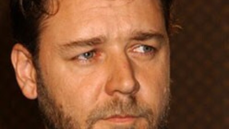 Russell Crowe becomes coach for a day