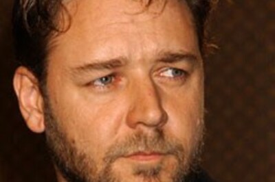 Russell Crowe becomes coach for a day