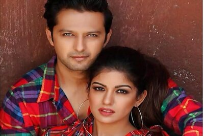 Ishita Dutta to Hubby Vatsal Sheth: Focus On 'Jharu Pocha', Not Mobile Phone