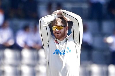 Watch: Glenn Phillips Appears to Apply Saliva on the Ball During BAN vs NZ, 1st Test