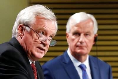European Union Keeps up Brexit Talks Pressure, Davis Signals Cash Offer