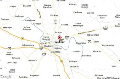 Girl hangs herself in police station