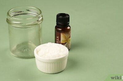 How to Make a DIY Candle with Coffee Grounds or Beans