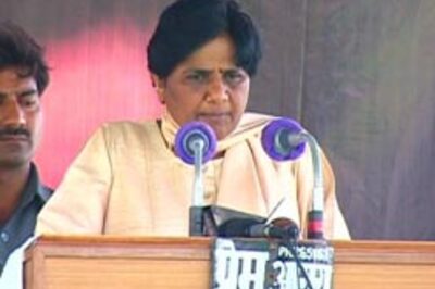 Maya reacts cautiously on Big B issue
