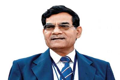 Modi's Trusted PMO Aides AK Sharma, Tarun Bajaj Shifted  to Key Economic Roles for Covid Fight