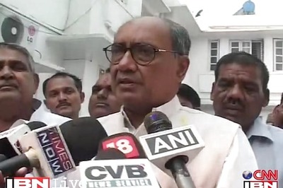 Govt wasn't under pressure to shift Reddy: Digvijaya