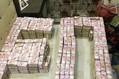 Bengal SSC Scam: Rs 27.9 Cr Cash, Gold & Jewellery Worth Rs 4 Cr Found in 2nd Raid at House of Partha's Aide Arpita