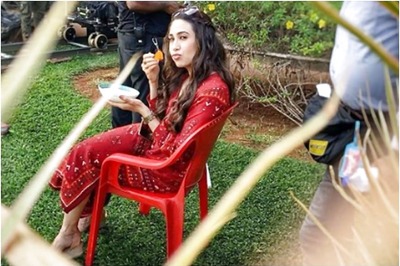 Karisma Kapoor Enjoys Mango in This Throwback Pic