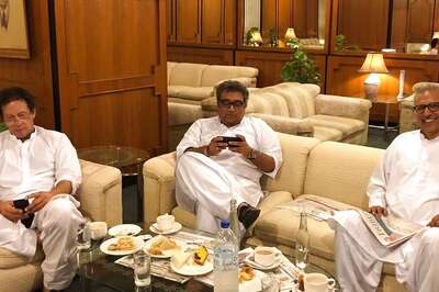 Pak PTI’s Prez-ing Concern: Imran Khan Has Cut Off Contact with Arif Alvi, Say Govt Sources | Exclusive