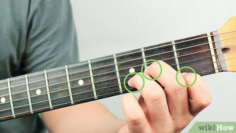 How to Play D Minor on Your Guitar