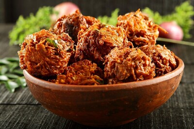 What The Fork: You Don’t Need Hot Tea and Rains to Enjoy Pakoras, Writes Kunal Vijayakar
