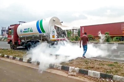 Oxygen Leaks from Tanker Enroute to Covid Facilities in Mahrashtra's Satara Districts