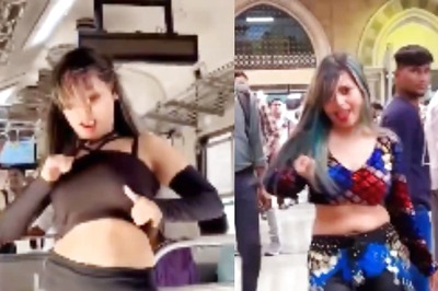 Woman Dances to Bhojpuri Songs in Mumbai Local Train, Viral Videos Anger Desi Passengers