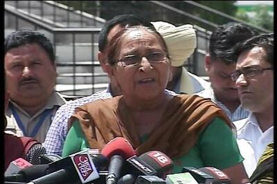 Sarabjit's sister demands to bring back his belongings from Pak