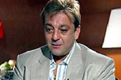 Dutt walks into Yerawada's Cell No 3 at midnight