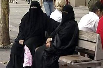 No burqas on the street: French minister