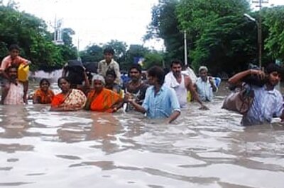 3 Andhra towns, 200 villages still under water