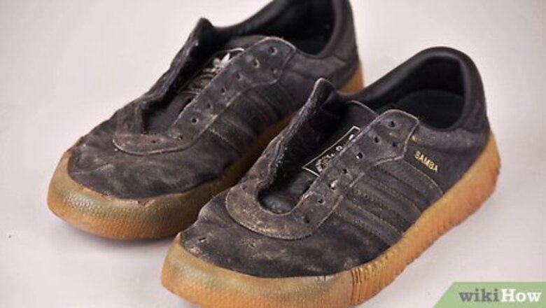 How to Handwash Your Trainers