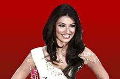 Miss Australia is game for B'wood