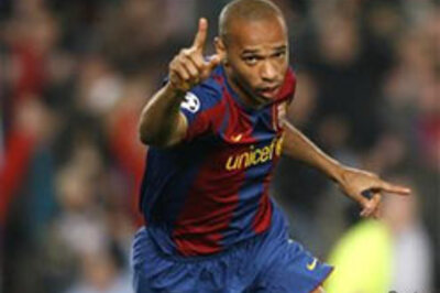 United, Barcelona cruise to thumping wins