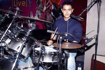 Aamir plays drums at 'Peepli Live' music launch