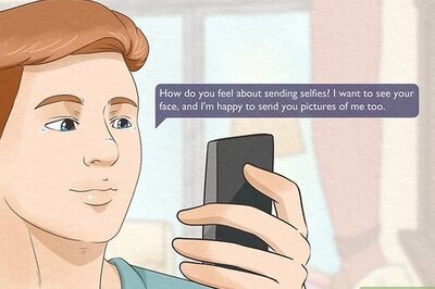 How to Get Pics from a Girl over Text: 12 Tips to Ask a Girl for Photos