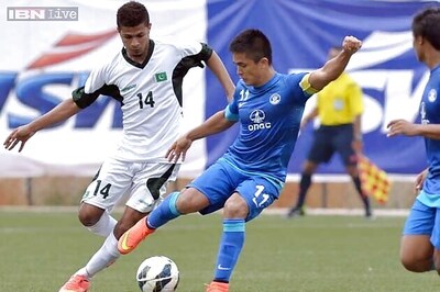 Young ISL performers can graduate to India team: Chhetri