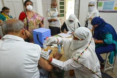 COVID-19 Vaccine Registrations for 18+ Indians Begins Today: How to Register via Co-WIN and Aarogya Setu