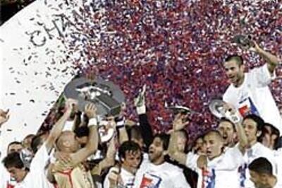 Lyon look to cap season with historic double