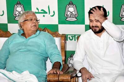 Tejashwi ‘Not Allowed’ to Meet Lalu Prasad in Hospital as RJD Runs Show From RIMS Ward