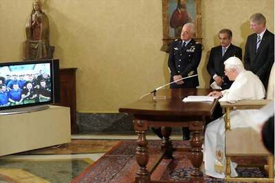 Pope presses opposition against gay marriage