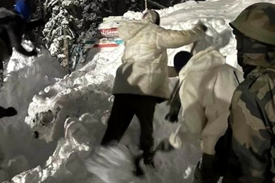 7 Army Personnel of Patrolling Team Hit by Avalanche in Arunachal Pradesh; Rescue Operations Underway