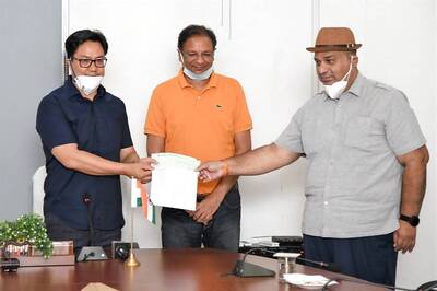 IOA Hands Over Rs 2 Crore to Sports Minister Kiren Rijiju on Behalf of NSFs, Athletes