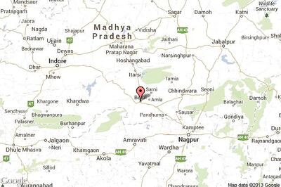 Student of Padhar Nursing College hangs herself from ceiling fan