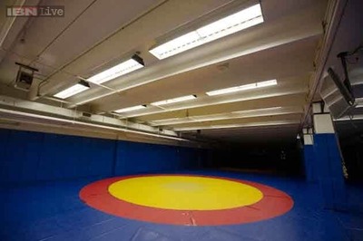 CWG 2014: India's woman wrestler Vinesh Phogat bags gold