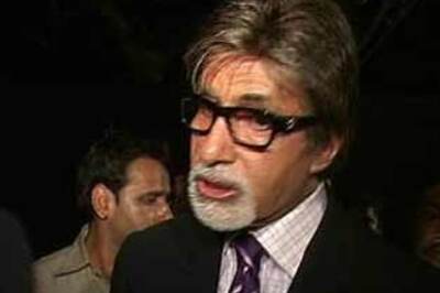 Amar Singh discharged from hospital: Big B