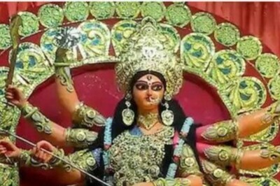 Durga Idols in Kolkata Pandal Get Gold Eyes and Saree Worth Rs 1.5 Lakh