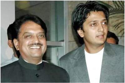 Riteish Deshmukh Shares A Tear-jerking Video On Father Vilasrao Deshmukh’s Birth Anniversary