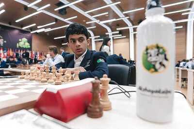 16-year-old Nihal Sarin Giving World Champion Magnus Carlsen a Run for his Money in Blitz Chess