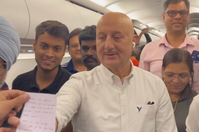 ICYMI: Anupam Kher Receives Warm Welcome On Bengaluru Flight