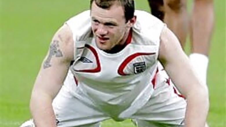 England to have only Rooney up front