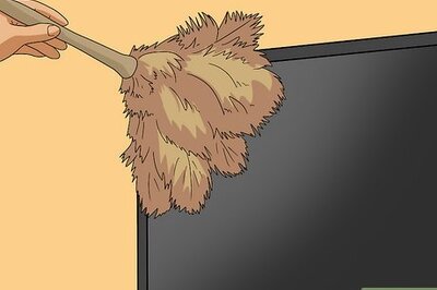 How to Keep Dust off a Television Screen