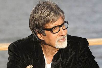 Amitabh Bachchan launches 'KBC 8' in Surat, overwhelmed by participants' response