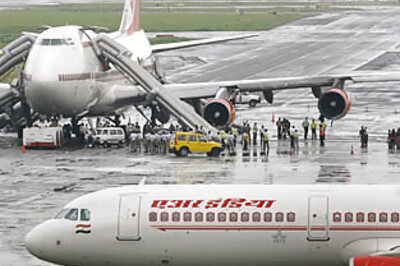 Air India pilots lose perks, threaten strike