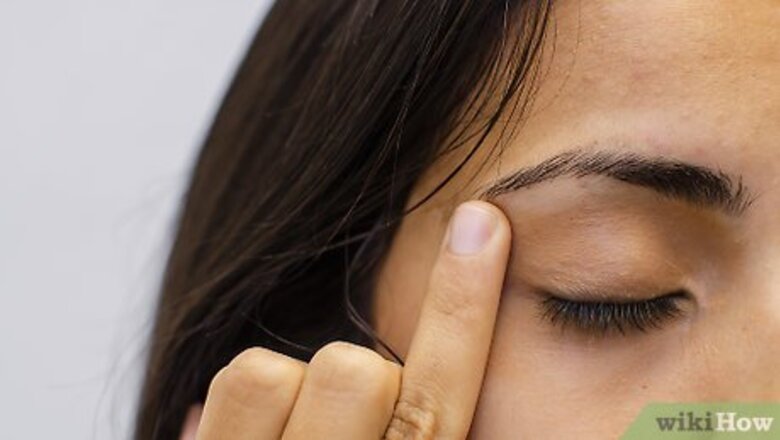 How to Get Smokey Eyes With Makeup