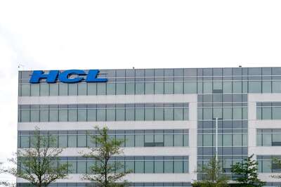 HCL Tech Sheds 7% As Management Indicates Lower Growth in FY23; Should you Invest?