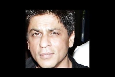 SRK suffering from shoulder, knee pain